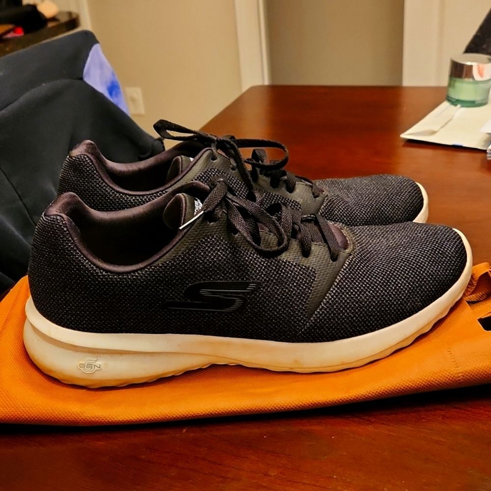 Skechers Men's On-The-Go Black Sneakers Size 11.5